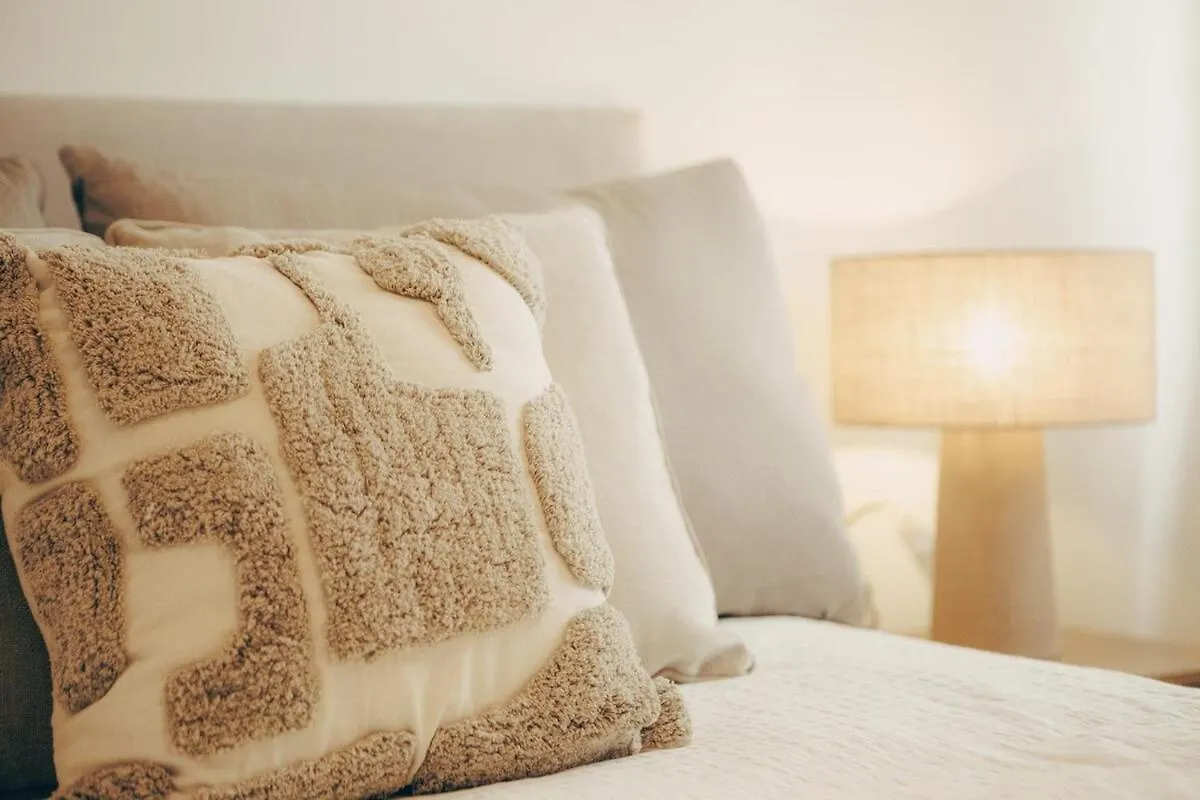 Azure Beachside Apartment - 50M From The Beach كونيل ذي لا فرونتيرا 0*,  إسبانيا