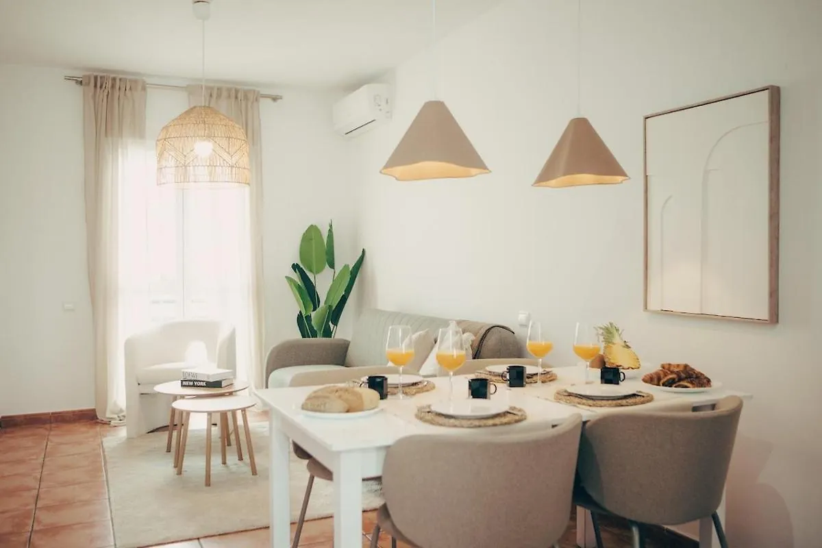 Azure Beachside Apartment - 50M From The Beach كونيل ذي لا فرونتيرا
