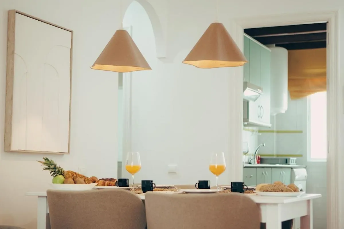 Azure Beachside Apartment - 50M From The Beach كونيل ذي لا فرونتيرا